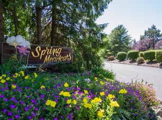 13 Rambling Meadow Ct, Eatontown, NJ 07724