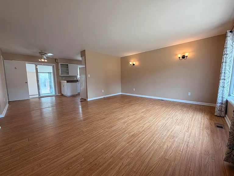 29594 Maplewood St — Photo 19