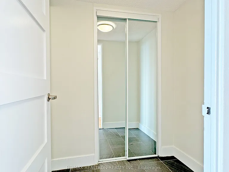 666 Spadina Ave #1712 — Photo 5
