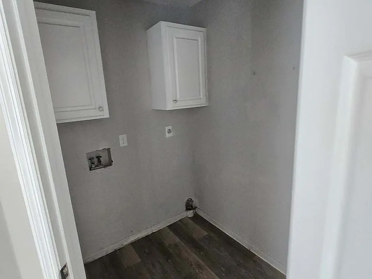 1779 Wayland Park Dr — Photo 10
