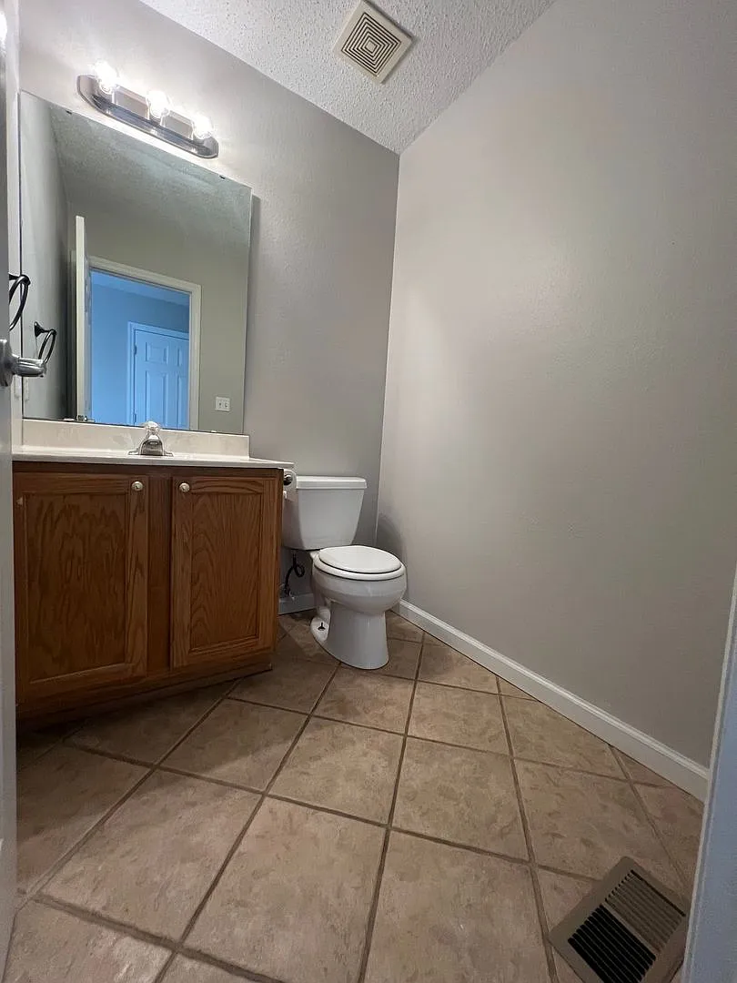 Beautiful 2-Story Home! — Photo 4