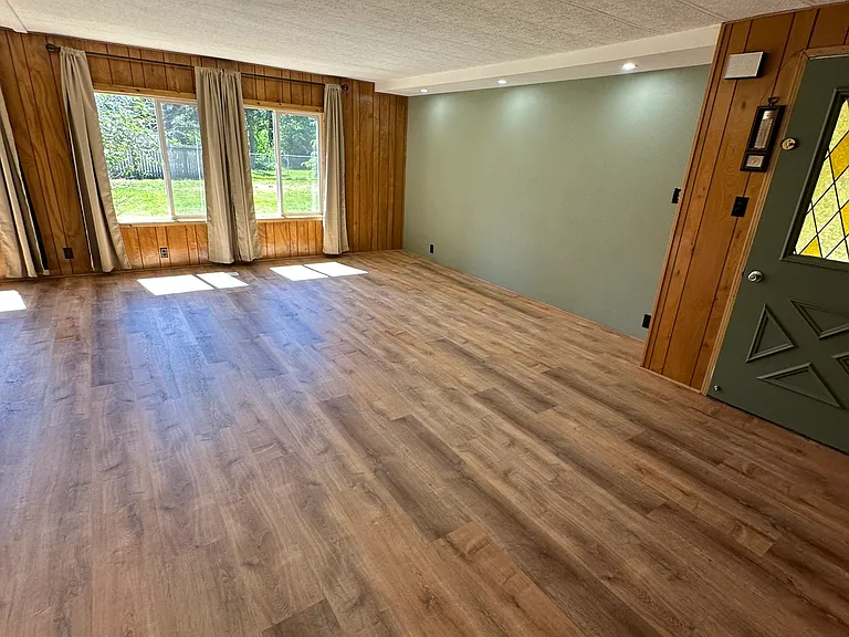 13016 Military Rd SE — Photo 9