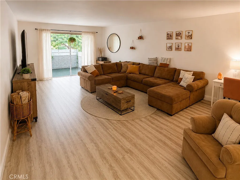 2 bed, 1178 sqft, $2,900 — Photo 2