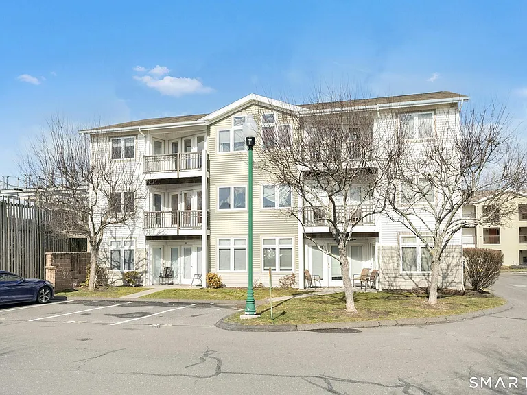 3250 Fairfield Ave #300 — Photo 19