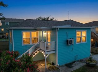 2023 1/2 Hollywood Ave, Galveston, TX 77551