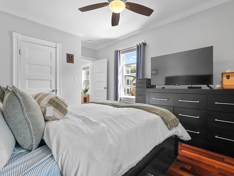 22 Buttonwood St #1 — Photo 10