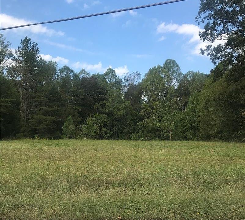 2nd image of 2225 Watkins Rd