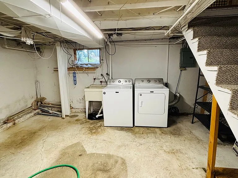 1011 Draper Rd SW — Photo 8