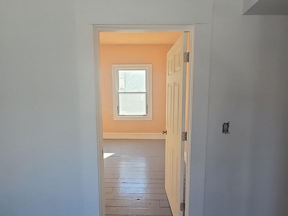 3rd image of 1641 Beidler St