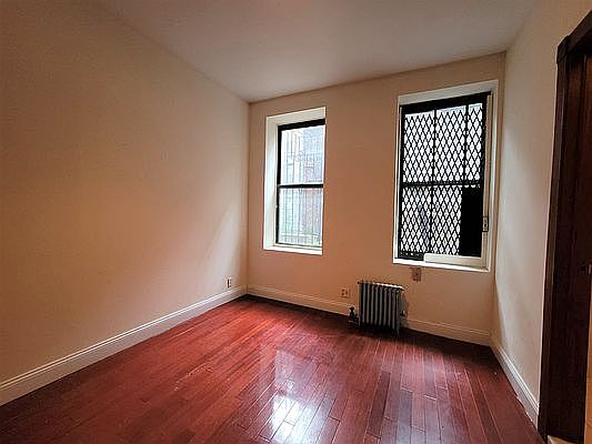 1st image of 256 E 10th St #1R