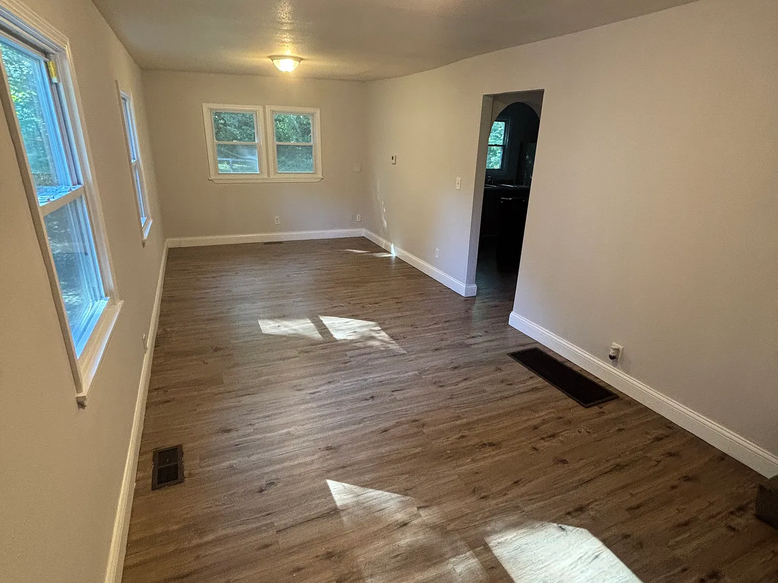 3 bed, 1208 sqft, $1,350 — Photo 3