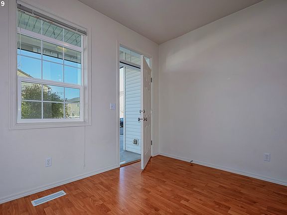 2nd image of 10207 NE 116th Ct