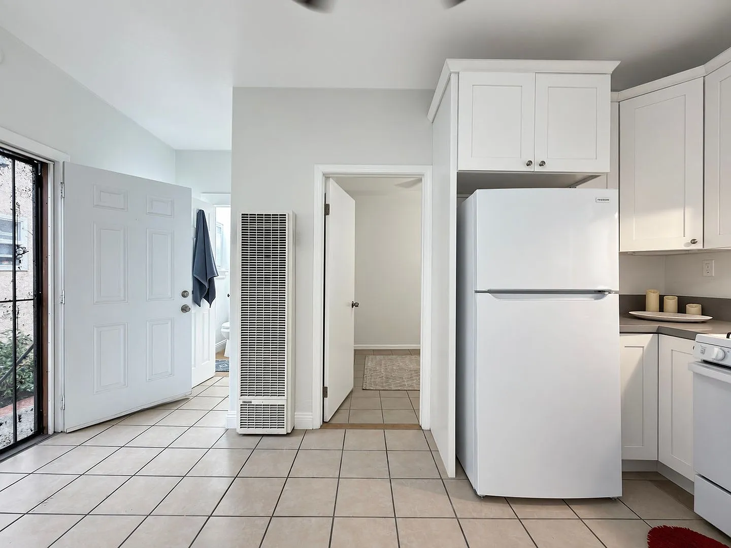 842 Alamitos Avenue — Photo 4