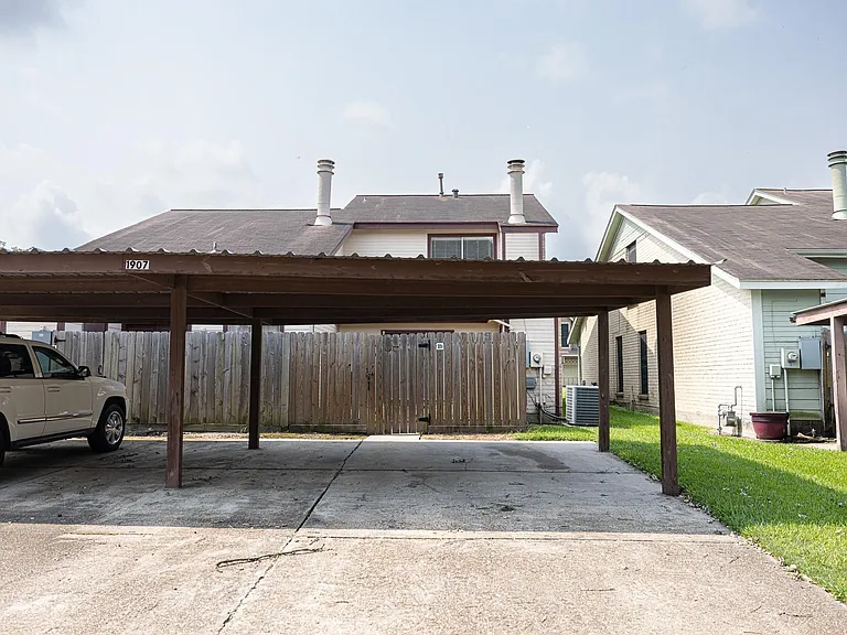 1907 Country Village Blvd #B — Photo 12