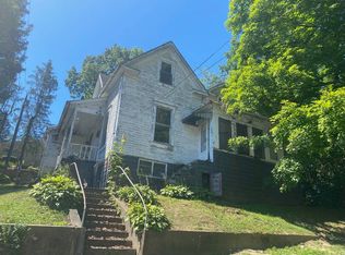 409 Adams St, Mannington, WV 26582