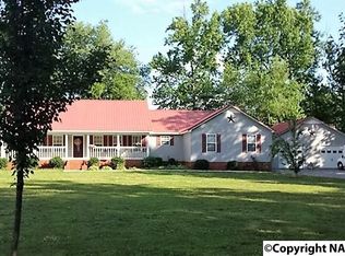 7 Creekside Dr, Fayetteville, TN 37334