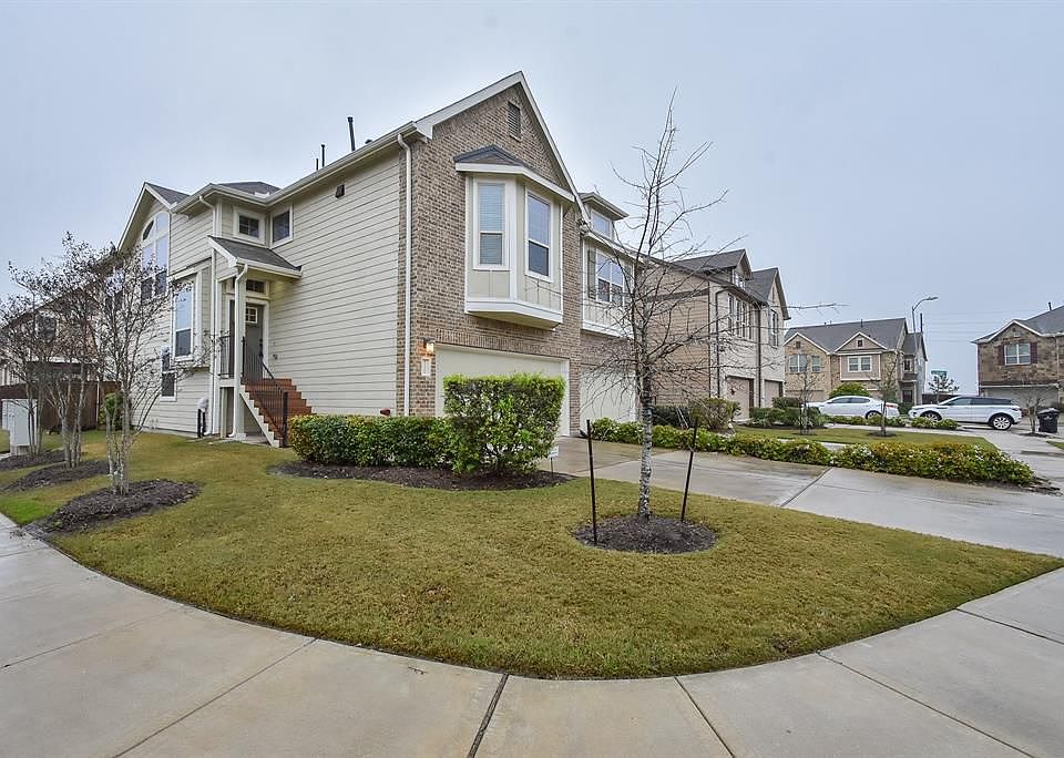 1st image of 23322 Del Rosso St