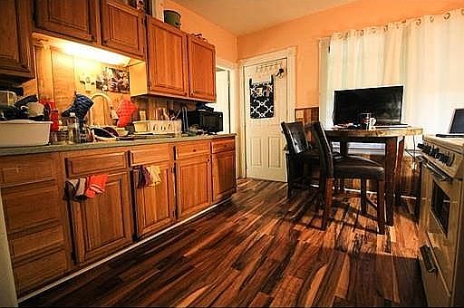 2nd image of 500 Rollstone St