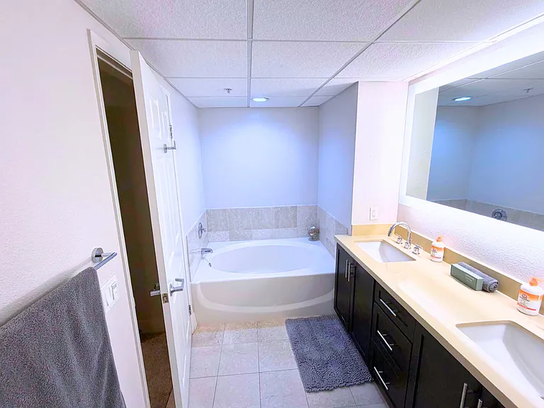 10740 Wilshire Blvd #125 — Photo 15