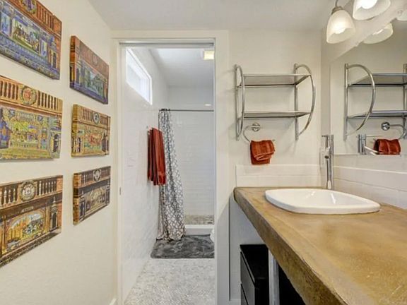 3rd image of 1101 Shoal Creek Blvd APT 12