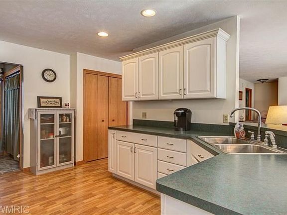3rd image of 4739 Cherry Oak Dr