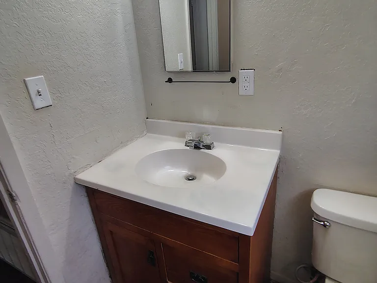 1403 Becky Ct — Photo 7