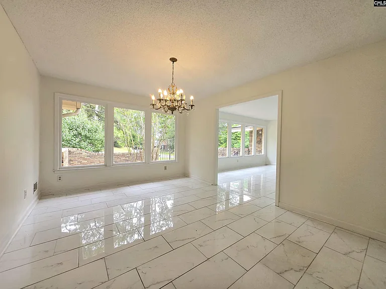 77 Northlake Rd — Photo 12