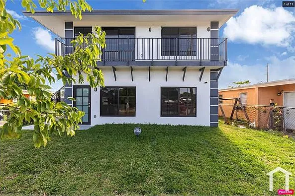 3 bed, $2,500 — Photo 2