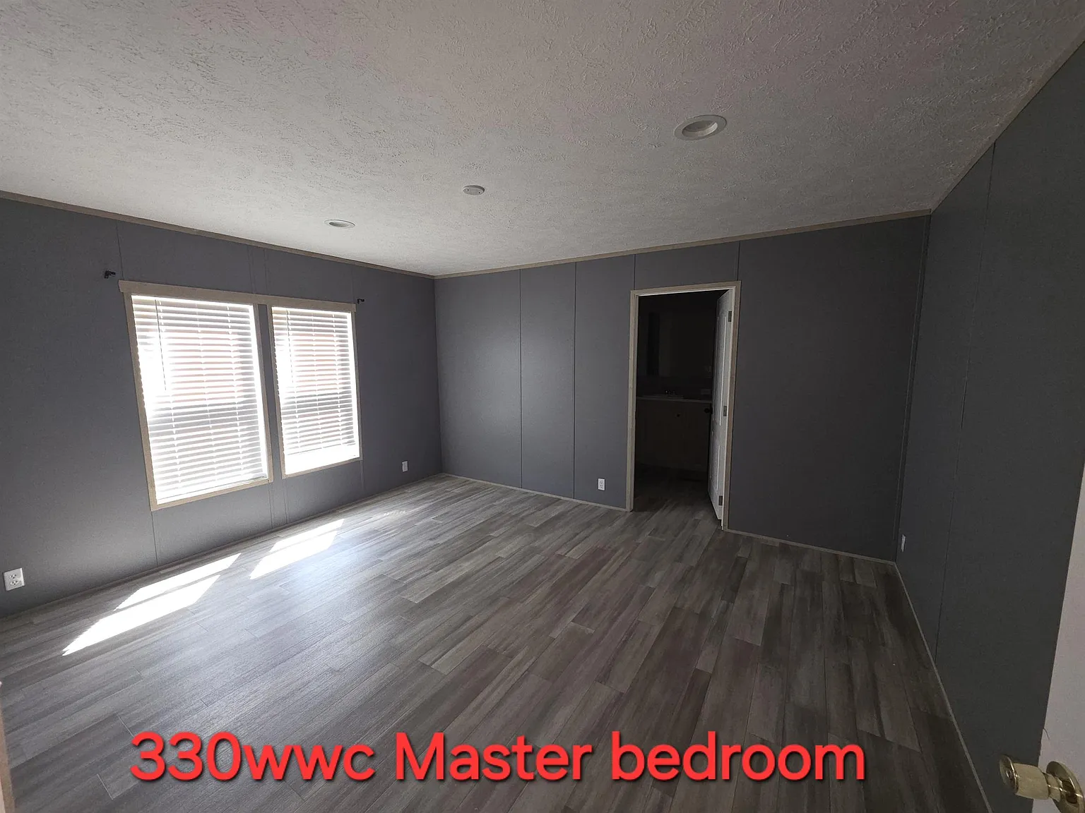 WWC330 — Photo 2