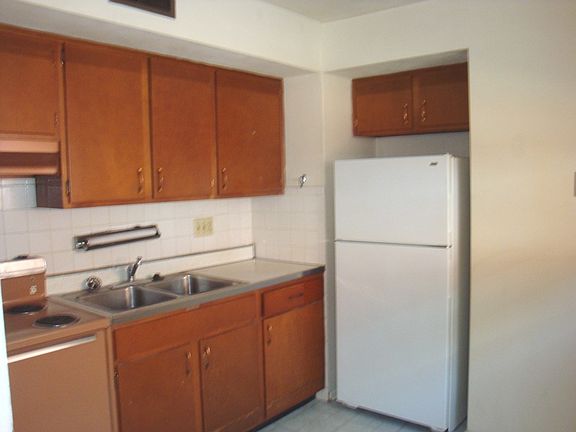 3rd image of 6327 S Grand Blvd APT 1F