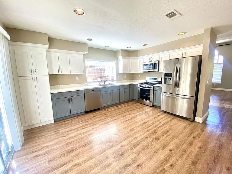 3328 Hartwell Ct — Photo 4