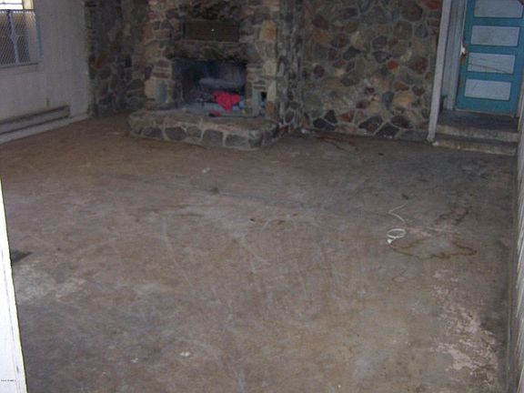 2nd image of 715 W Sunland Ave