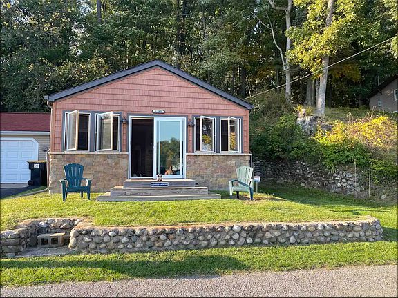 2nd image of 1295 Laurabelle Dr