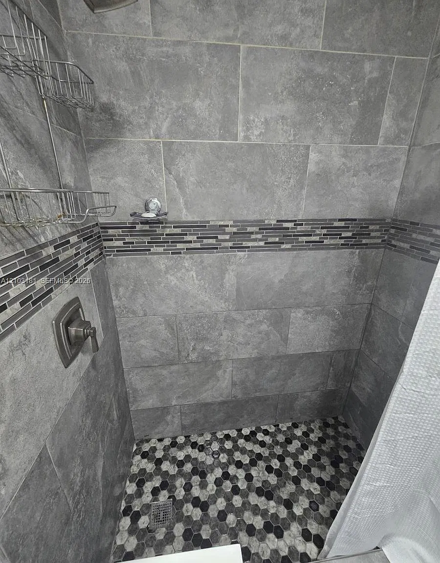 Windward Heights No 2 — Photo 4