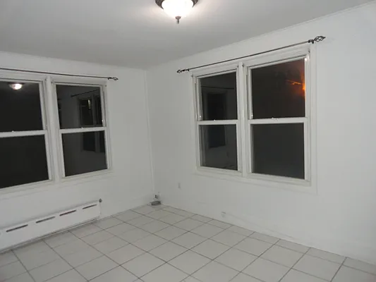 Rented by Halvatzis Realty | media 2