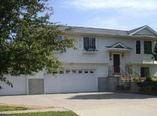 852 Jane St, Waterloo, IA 50701