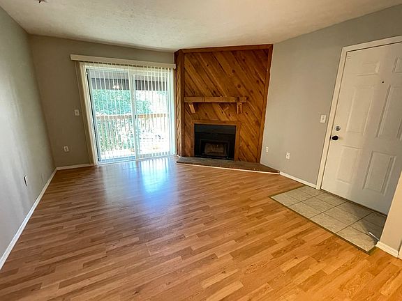 5th image of 10 Ironwood Ct #24