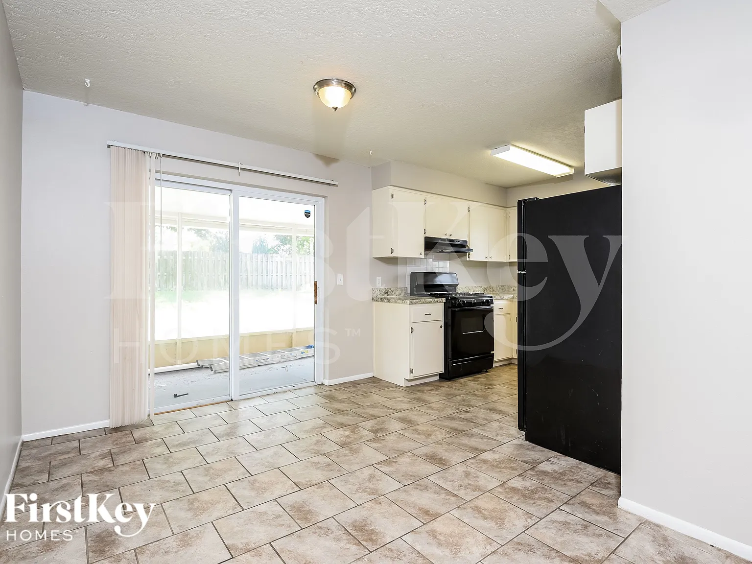3 bed, 2.0 bath, 1394 sqft, $1,595 — Photo 4