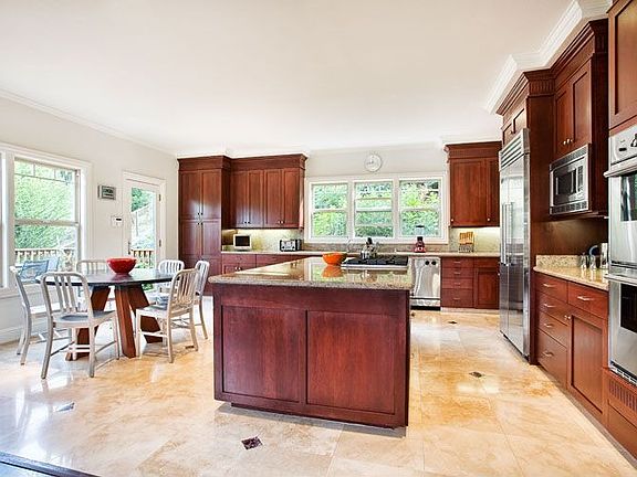 3rd image of 408 Tennessee Glen Way