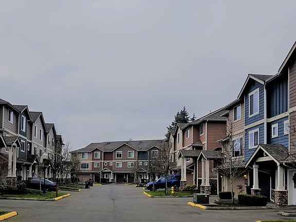 3rd image of 15319 Ash Way APT D2