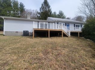 102 Banner Hill Dr, Newland, NC 28657