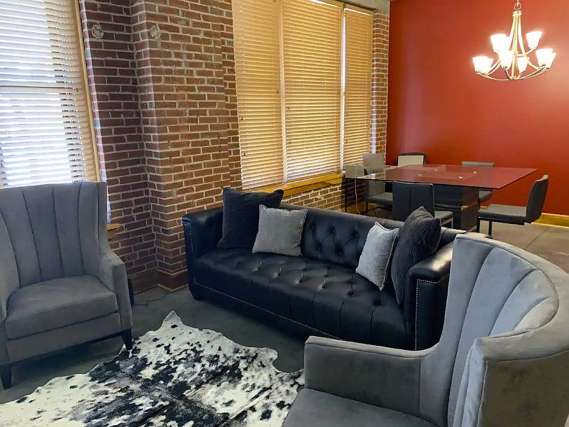 1st image of 2206 Lucas Ave #1