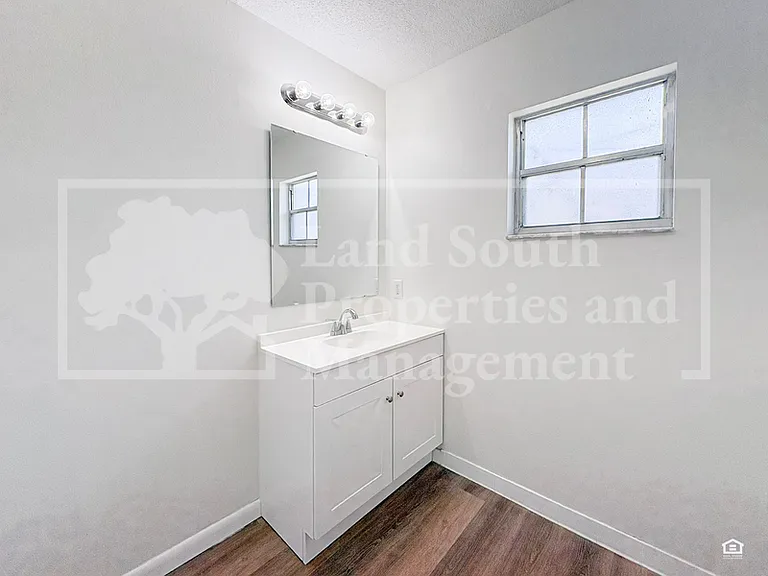 420 Allamanda Dr — Photo 11