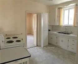 389 Lawrence Ave W — Photo 12