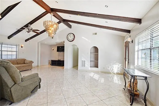 4 bed, 2.0 bath, 1644 sqft, $1,900 — Photo 3