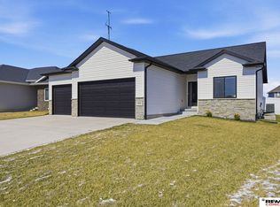 836 W Miramonte Rd, Lincoln, NE 68523