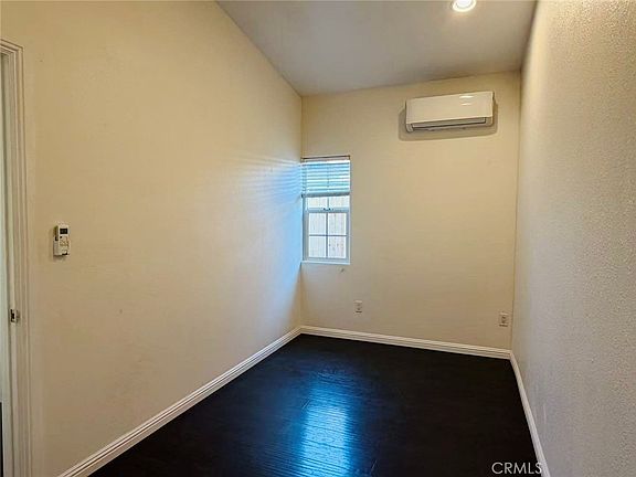 5th image of 1139 E Elma St #B