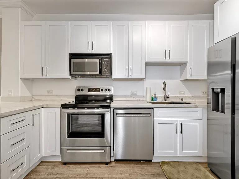 1643 6th Ave #402 — Photo 9