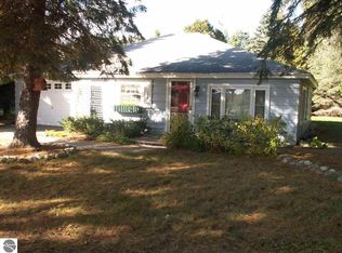 6790 Hoadley Rd, Benzonia, MI 49616