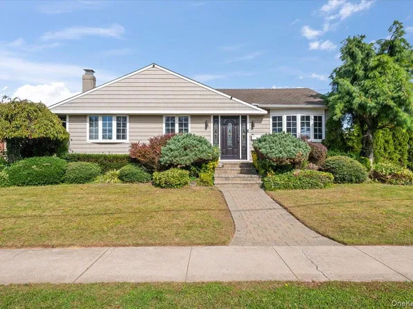 3963 Sandra Lane, Seaford, NY 11783
